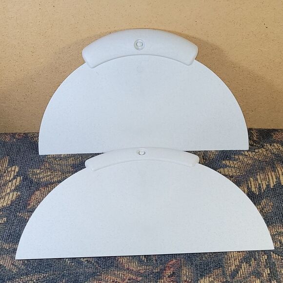 Pampered Chef Lift & Serve (Set of 2) - Picture 3 of 4